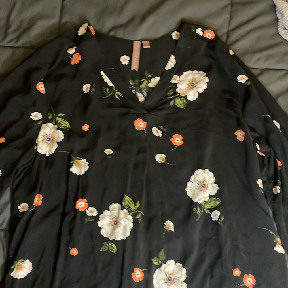 Brina & EM long sleeve flowered top